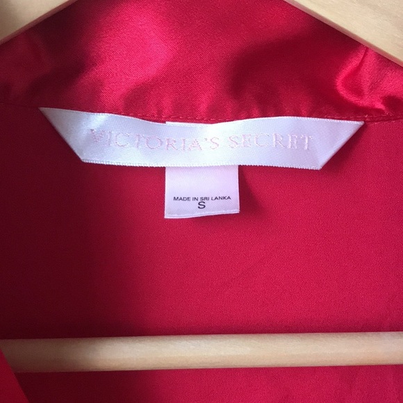 Victoria’s Secret red satin size small button down night shirt top - Picture 2 of 4